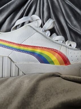 Puma White Leather Sneakers with Multicolor Stripe Detail